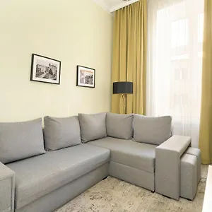 Jasne Studia Very Berry W Centrum Poznania By Renters Poznan